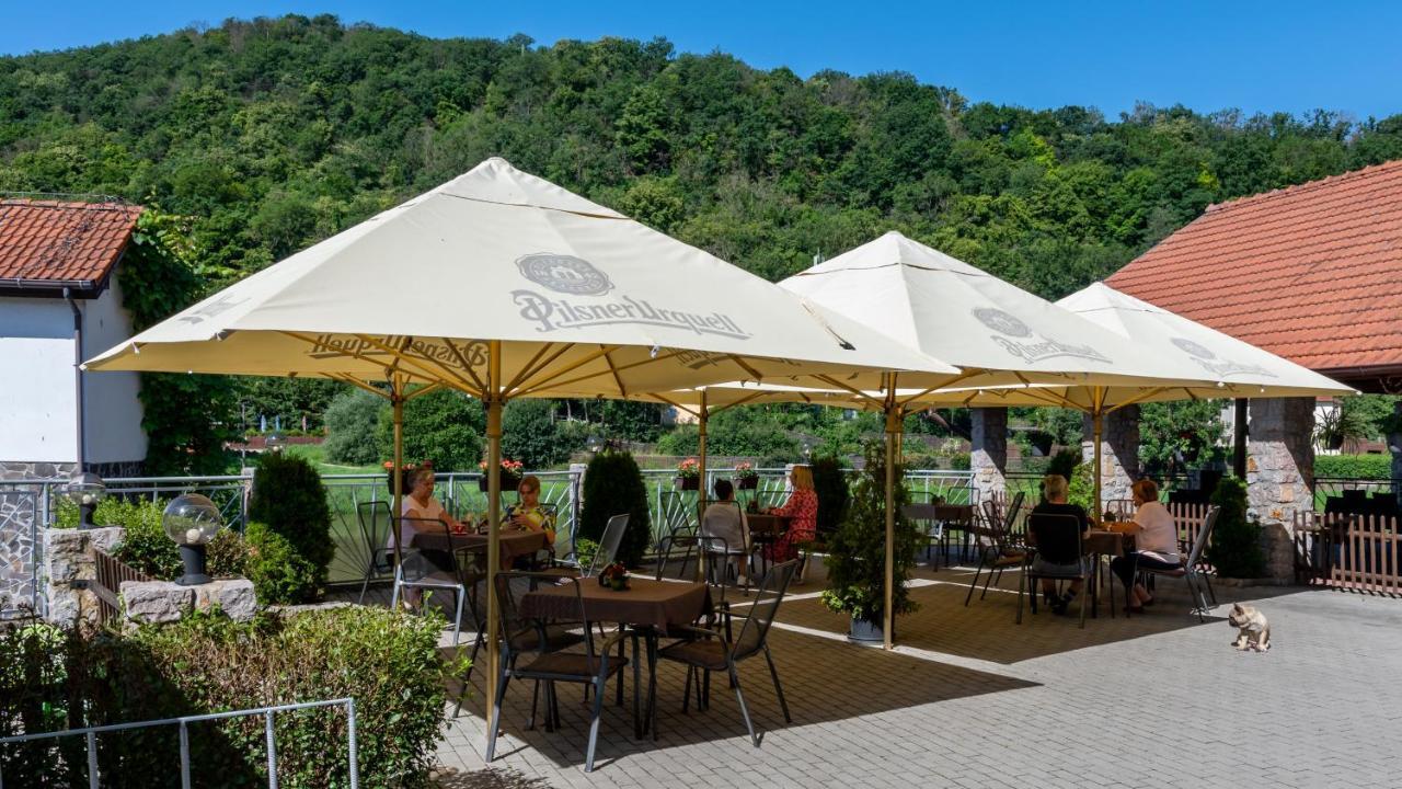 Hotel U Berounky Srbsko ภายนอก รูปภาพ