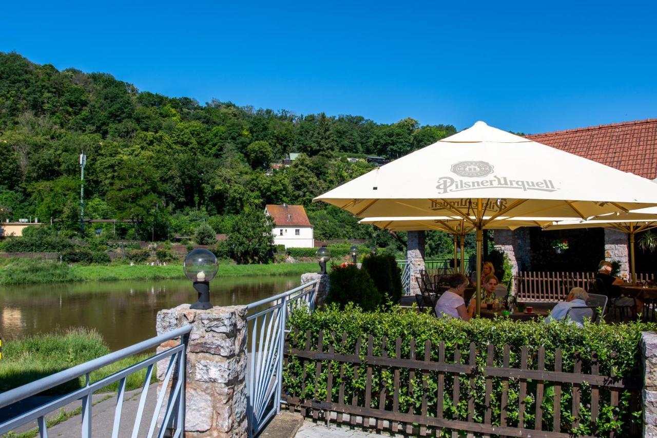 Hotel U Berounky Srbsko ภายนอก รูปภาพ