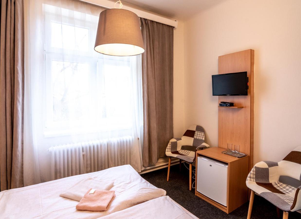 Hotel U Berounky Srbsko ภายนอก รูปภาพ